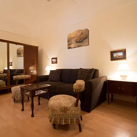 Il Giglio Rosso Apartment Neapel